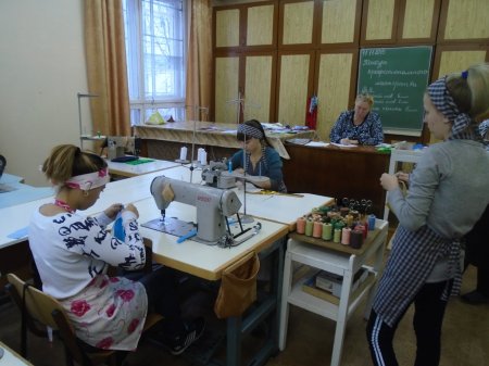 Неделя предметов профессии швейного производства и парикмахерского искусства Неделя предметов профессии швейного производства и парикмахерского искусства